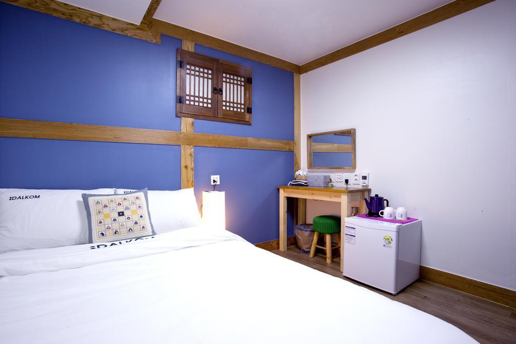 Mini Hotel Dalkom In Dongdaemun Seoul Rom bilde